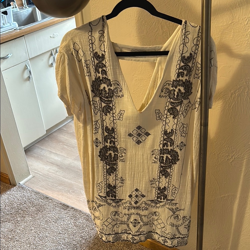 Embroidered V-Neck White Top